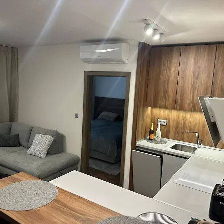 Apartman, Private Garage With Free Parking